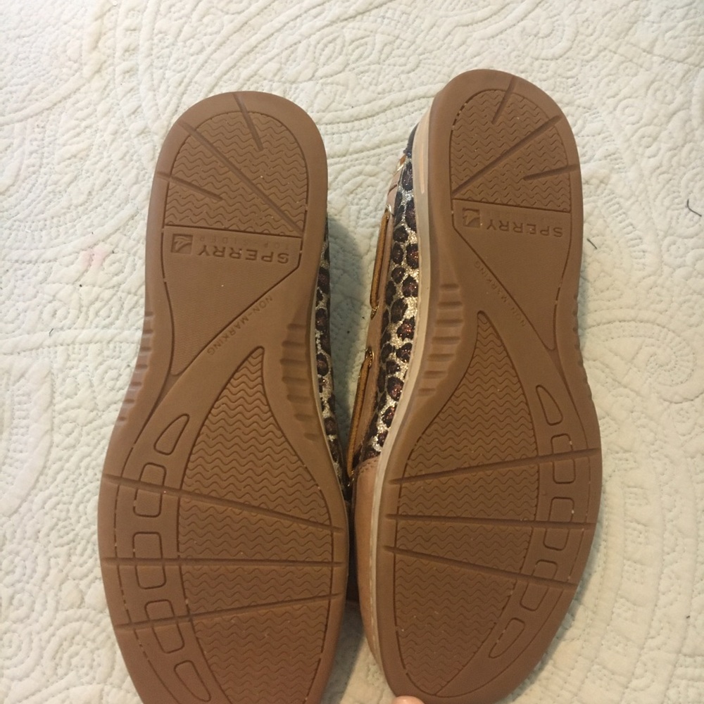 NWOT size 8.5 - Picture 3 of 3